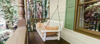 Charming 4BR ★ Family-Friendly ★ w/Backyard ★