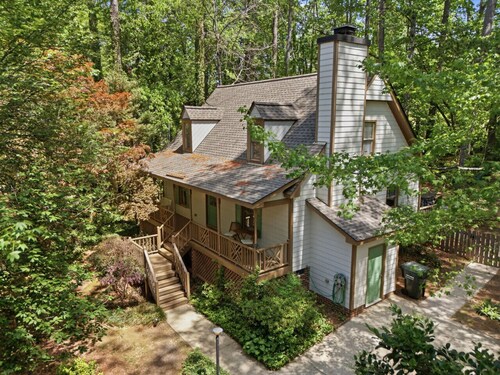 Charming 4BR ★ Family-Friendly ★ w/Backyard ★