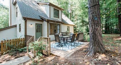 Charming 4BR ★ Family-Friendly ★ w/Backyard ★