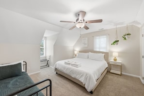 4 bedrooms, desk, iron/ironing board, travel crib
