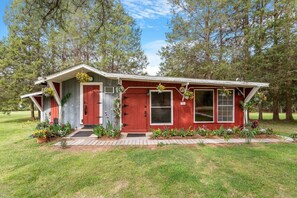 Exterior - "The Shed on Jackson" King Bed (Fuquay-Varina)