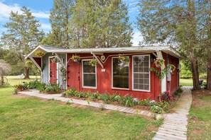 Exterior - "The Shed on Jackson" King Bed (Fuquay-Varina)