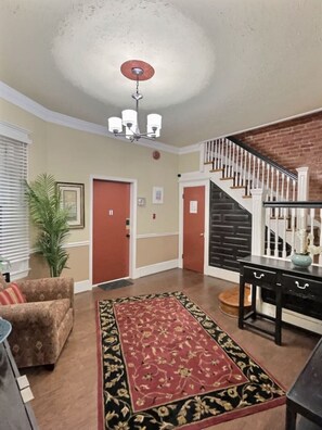 Interior - In the heart of Adams Morgan | Vintage Charm (Washington)