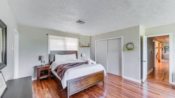 3 habitaciones, tabla de planchar con plancha, cuna de viaje y wifi