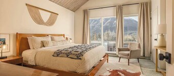 Alpine Charm By Alyeska Sleeps 6