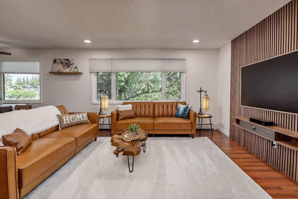 Televisión y oficina 