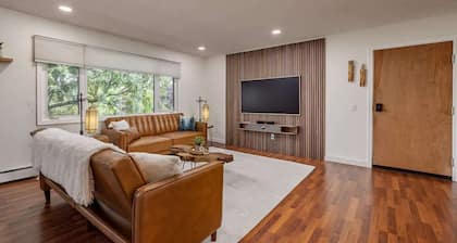 Artistic downtown 2br king bed