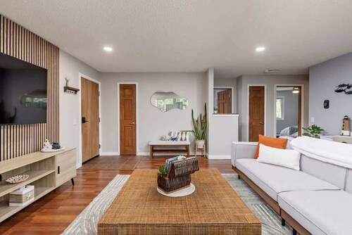 Downtown Urban Retreat Sleeps 4 King Bed