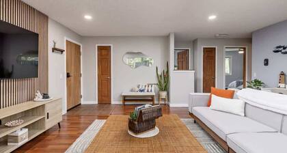 Downtown Urban Retreat Sleeps 4 King Bed