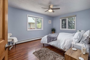 2 habitaciones, escritorio, tabla de planchar con plancha y wifi gratis