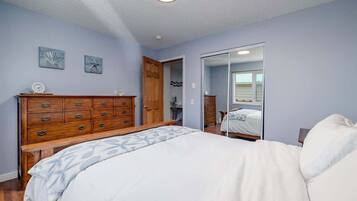 2 habitaciones, tabla de planchar con plancha, wifi y ropa de cama