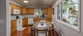 Central Urban Retreat Sleeps 4