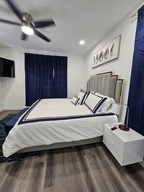 4 bedrooms, iron/ironing board, WiFi, bed sheets