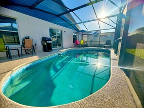 Outdoor pool - Your Vacation Home 10 Mins From Walt Disney! (Kissimmee)