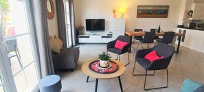 Living area - Cosy Marina modern and spacious (Aigues-Mortes)