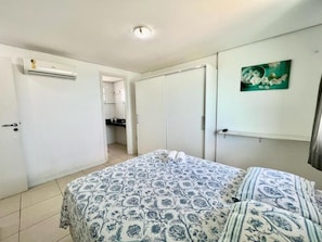2 chambres, espace de travail pour ordinateurs portables