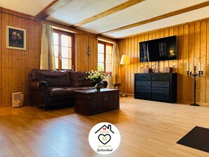 Living area - Family M Apartments 15 - Center of Switzerland - Retro - Fire place (Kappel)