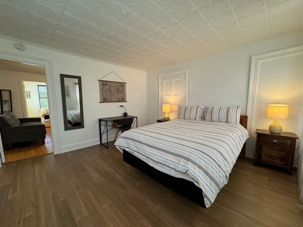 2 bedrooms, iron/ironing board, WiFi