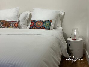 1 bedroom, iron/ironing board, WiFi, bed sheets - Heart Marais, Walk to Seine 1BR AC (Paris)