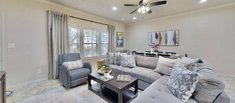 Uptown Aggie– 4BR Near Kyle Field