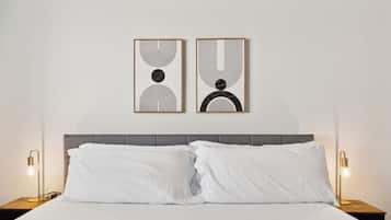 Deluxe House | 2 bedrooms, laptop workspace, iron/ironing board, free WiFi