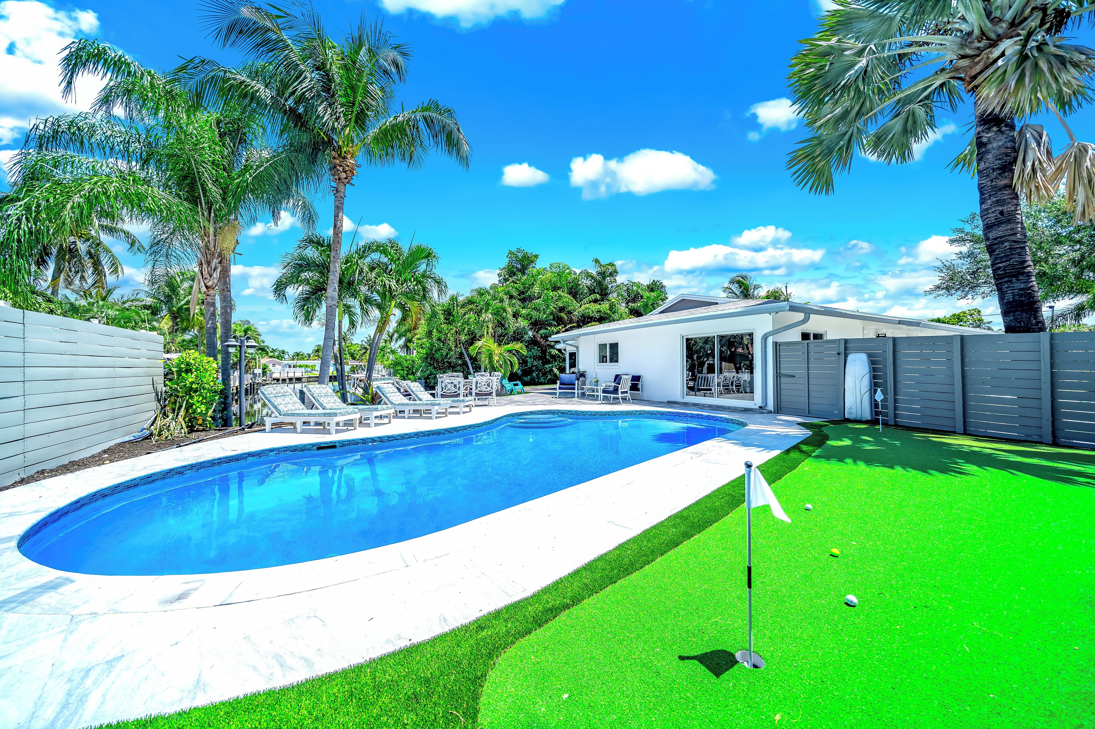 Pool & Waterfront! Mini Golf+Kayak! Close 2 Beach!