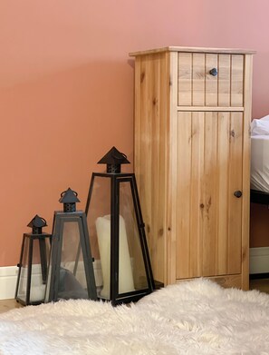 2 bedrooms, desk, iron/ironing board, travel cot