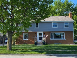 Exterior - 5 Bedroom house great for EAA! (Appleton)