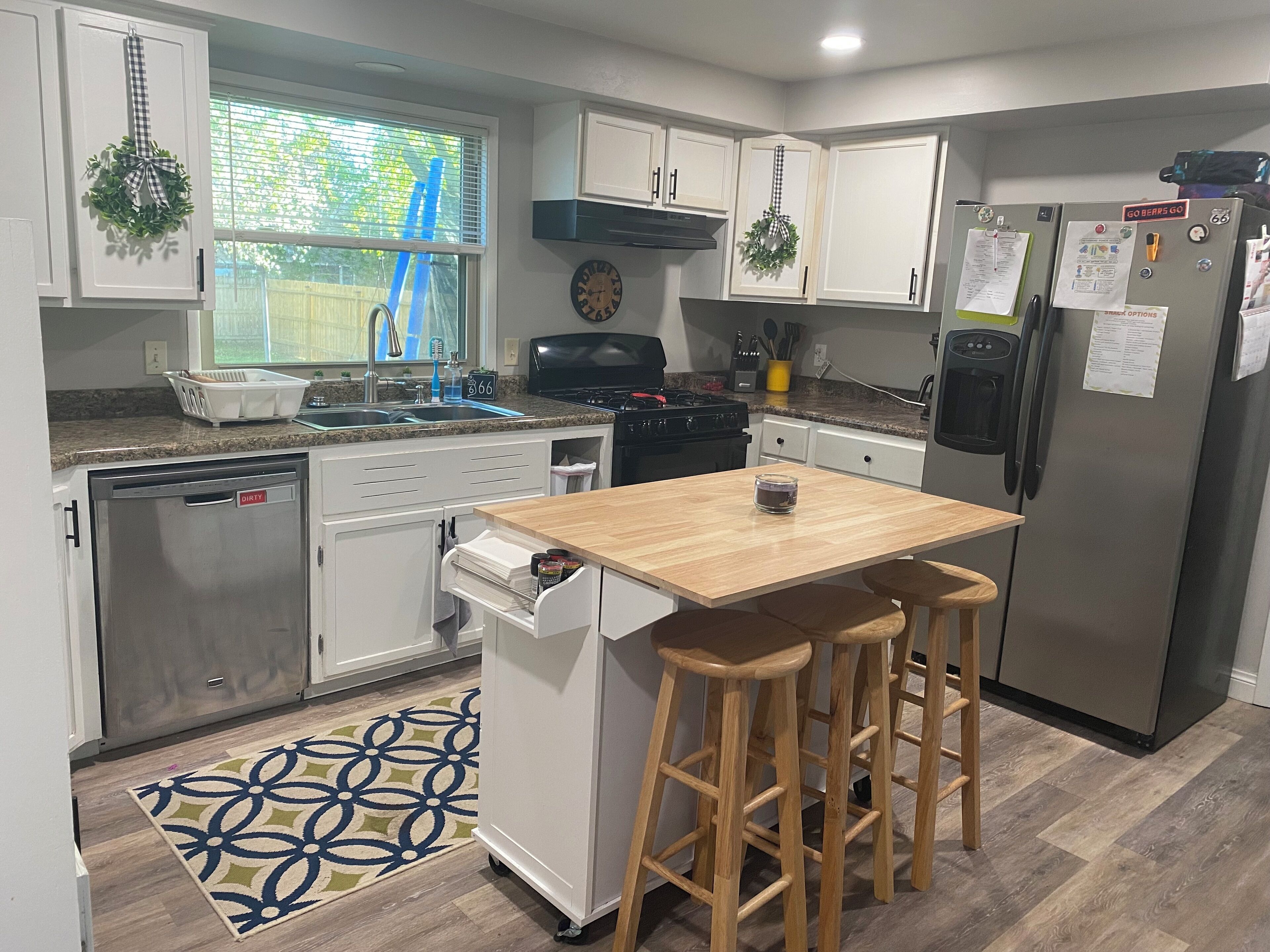 Micro-ondes, four, plaque de cuisson, lave-vaisselle