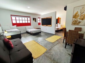 Presidential Shared Dormitory | Premium bedding, down comforters, free WiFi - CASA DE PIEDRA (Melgar)