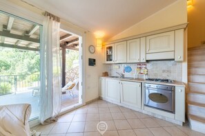 Kühlschrank, Ofen, Herdplatte, Geschirrspüler