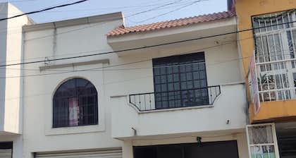 Comoda y agradable Habitación con baño privado