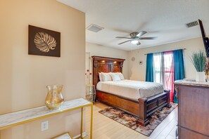 4 slaapkamers, een strijkplank/strijkijzer, wifi, beddengoed