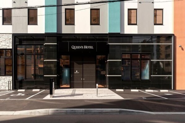 Exterior - Queens Hotel Chitose (Chitose)