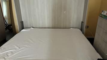 2 bedrooms, bed sheets