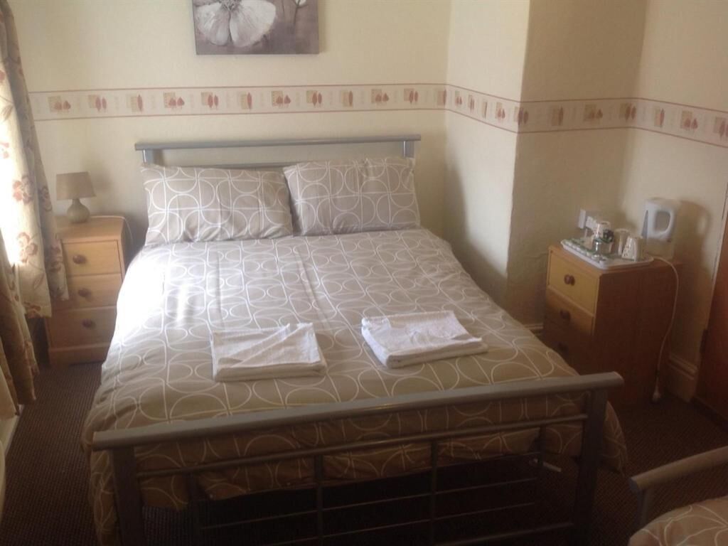 Iron/ironing board, free WiFi