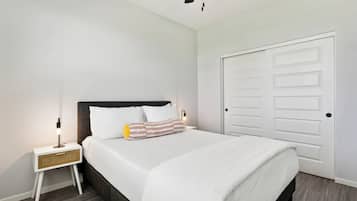 Comfort House, Patio