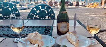 Cottage w/ FREE Sailboat, Kayak, Bikes & More