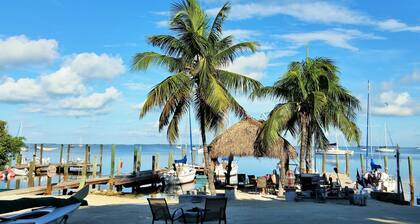 Large House w/ FREE Sailboat, Kayaks, Snorkel and Fishing Gear