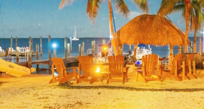 Bayside view Cottage , Free kayaks and sailboat