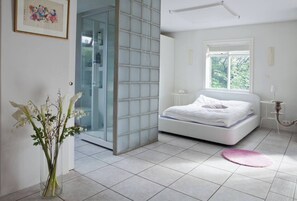 2 bedrooms, iron/ironing board, WiFi, bed sheets - Beautiful Flat in Casa Dísa, Boutique Guesthouse (Reykjavík)