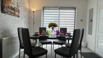 تناول الطعام