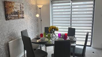 تناول الطعام