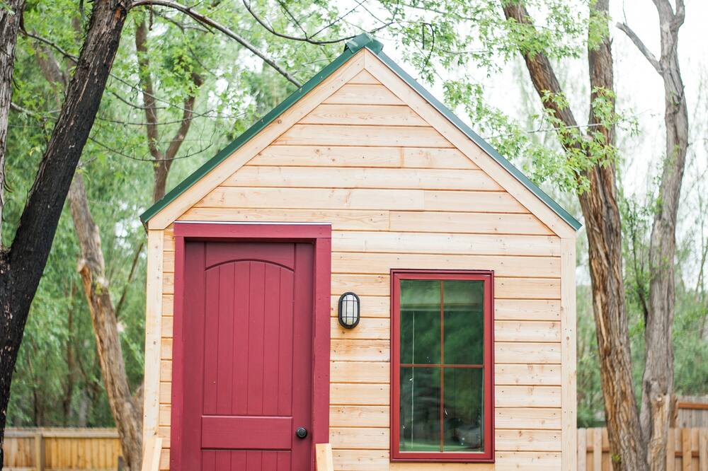 The Nun's House - Bright Modern Tiny Home in Lyons CO