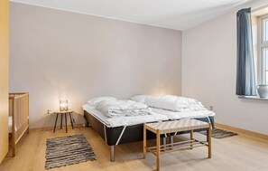 6 makuuhuonetta, vauvan matkasänky, ilmainen Wi-Fi