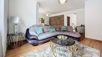 Rumah Keluarga | Area keluarga | TV layar datar