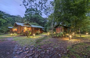 Basic Bungalow, Connecting Rooms, Resort View | 2 bedrooms, bed sheets