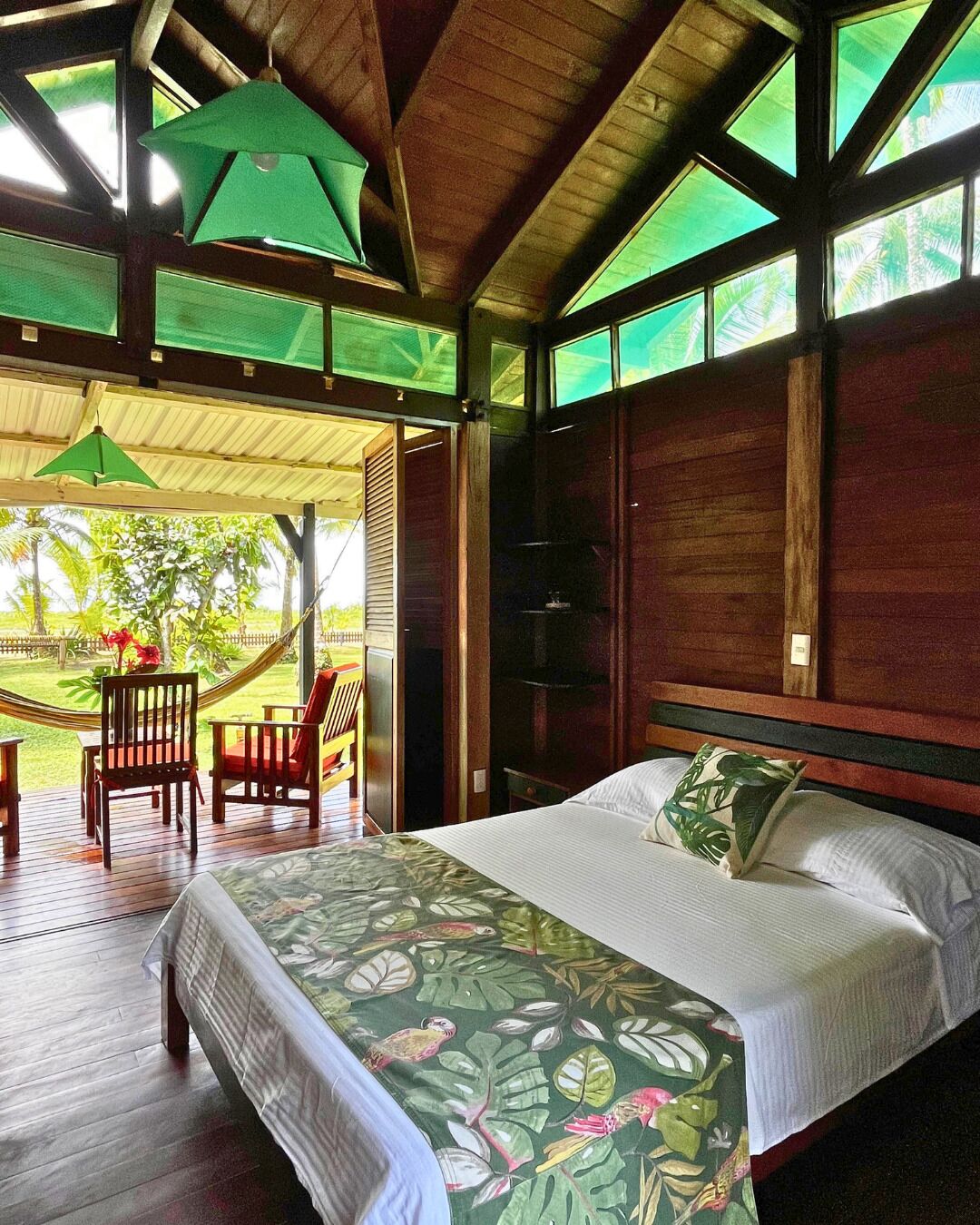 Bungalow, chambres communicantes, vue établissement | 2 chambres, draps fournis