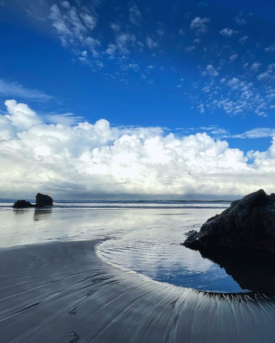 On the beach, black sand, beach bar