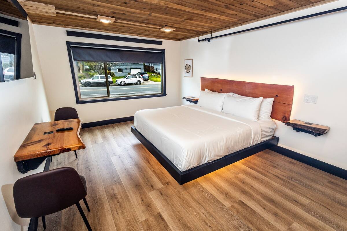 Standard Room | Premium bedding, memory foam beds, in-room safe, desk